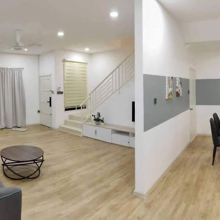 T House Nearby Kuantan East Coast Shopping Mall Exteriör bild