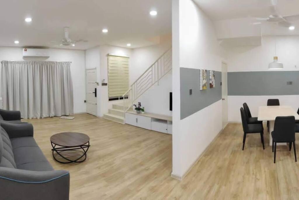 T House Nearby Kuantan East Coast Shopping Mall Exteriör bild